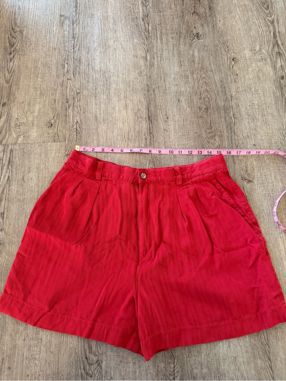 Vintage Red Women's Casual Pleated Shorts
